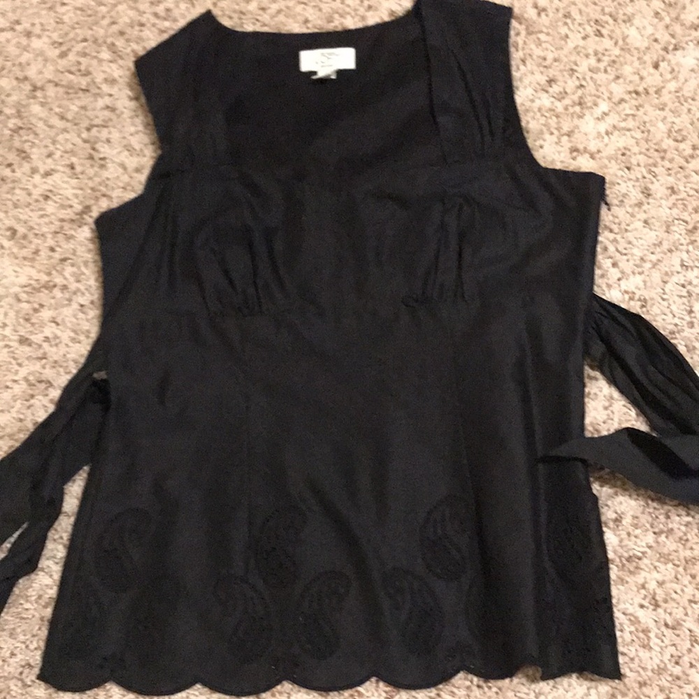 Loft - Black Sleeveless Top Ties in front -size 6P - Picture 14 of 14